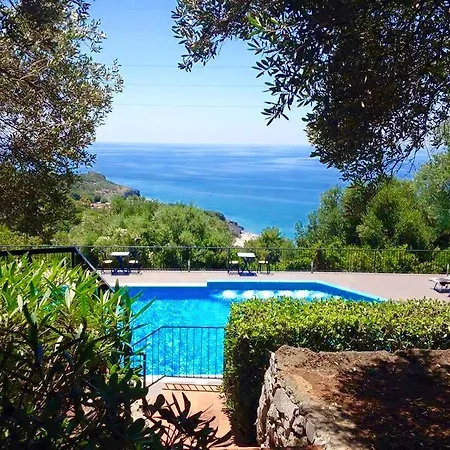Villaggio Turistico La Fenosa